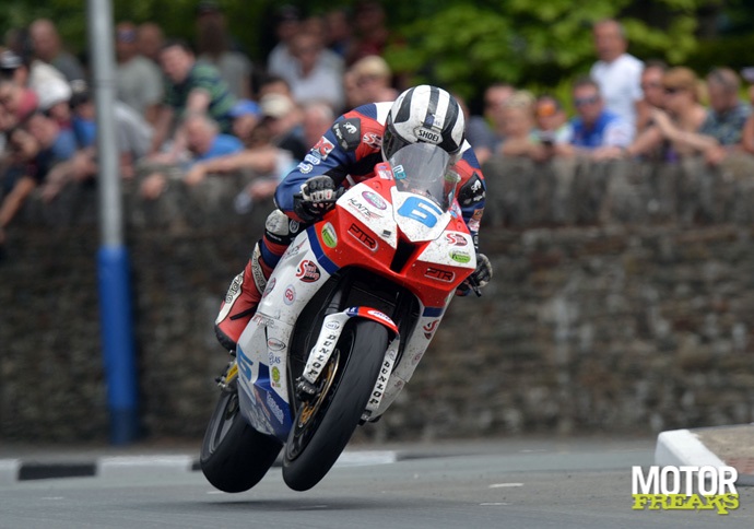 Michael Dunlop Isle of Man TT Supersport