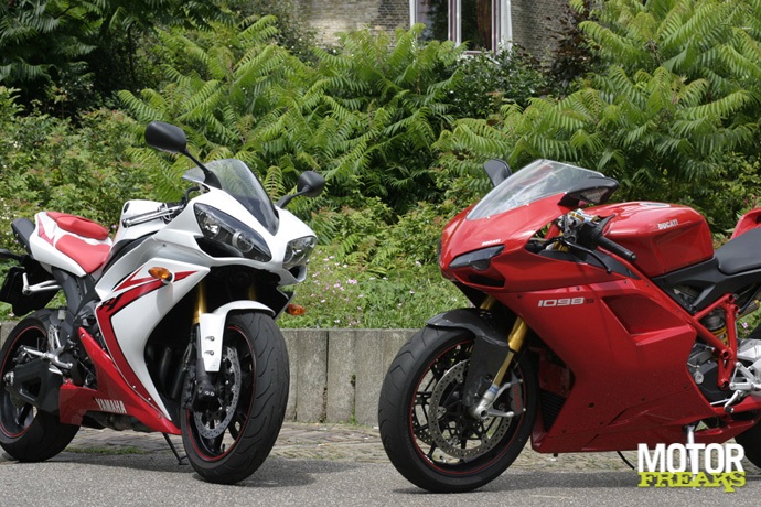 Ducati 1098S versus Yamaha R1