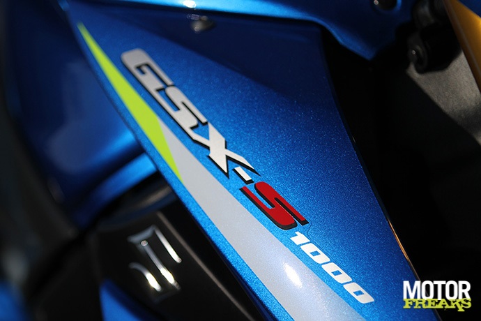 Suzuki GSX-S1000 vs Kawasaki Z1000
