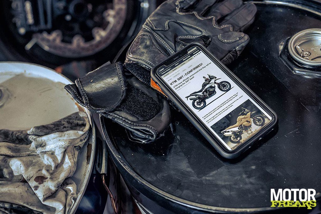 A little more details on the web of KTM 890 SMT - Techzle