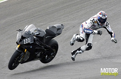 Ruben_Xaus_S1000RR_crash_111.jpg