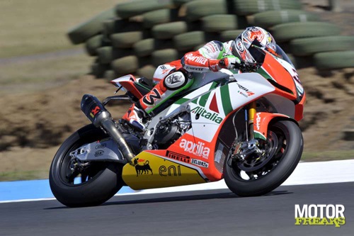 Max_Biaggi_Aprilia_Phillip_Island_2010.jpg