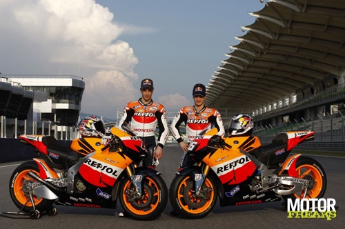 2010_Repsol_Honda_team.jpg