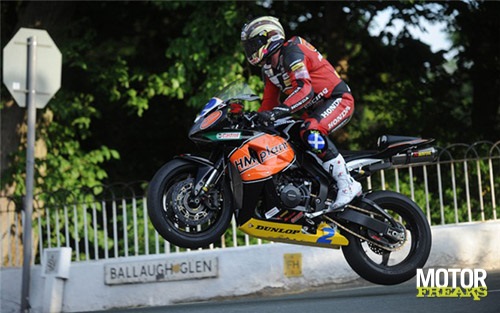 John_McGuiness_2010_TT_Fireblade.jpg