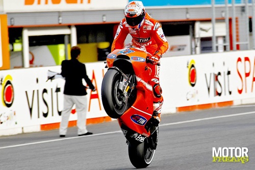 Casey_Stoner_Motegi_2010.jpg