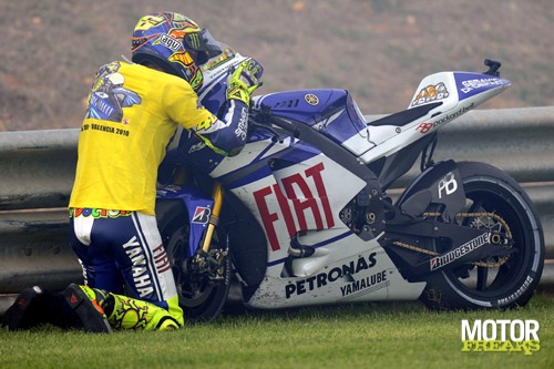 Valentino_Rossi_post-race_Valencia_2010.jpg