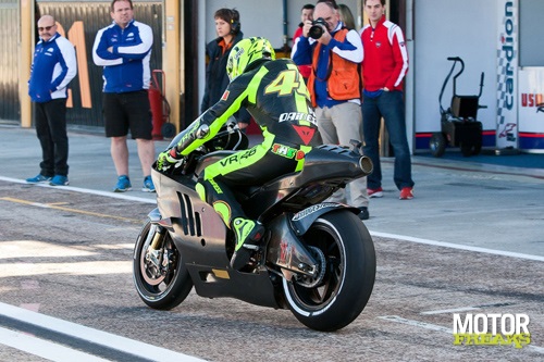 Valentino_Rossi_Ducati_Valencia_test_2010.jpg