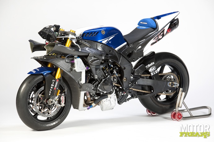 Yamaha_World_Superbike_Racer_2011_3