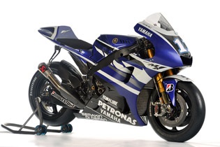 Yamaha_YZF-M1_2011_Spies_1