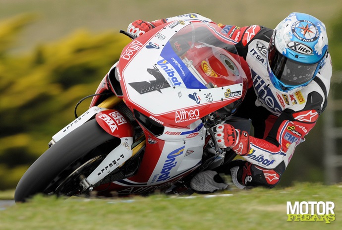 Carlos_Checa_Althea_Duati_Phillip_Island