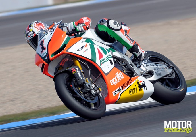 Max_Biaggi_Donington_1