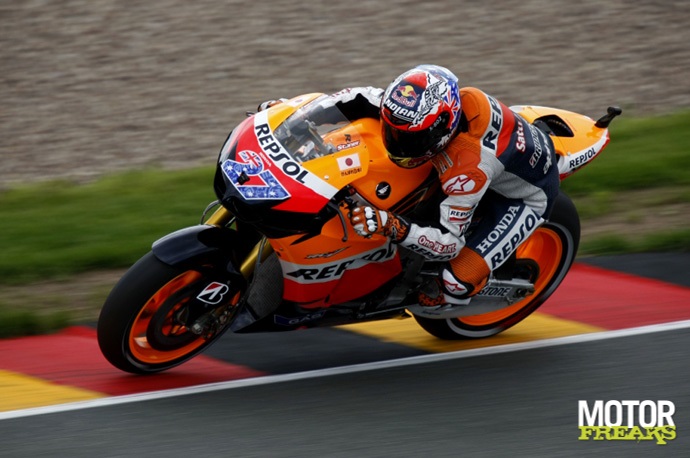 Casey_Stoner_Sachsenring_2011