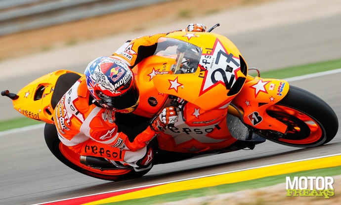 Casey_Stoner_Aragon_special_Livery_2011