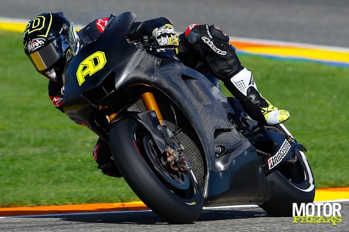 Andrea_Dovizioso_Yamaha_Valencia_MotoGP_test_2011