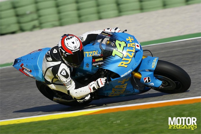 Randy_de_Puniet_Suzuki_Valencia_MotoGP_test_2011