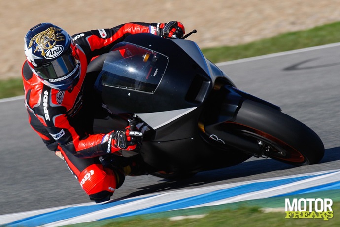 Colin_Edwards_NGM_Forward_Racing_Jerez_test_2011