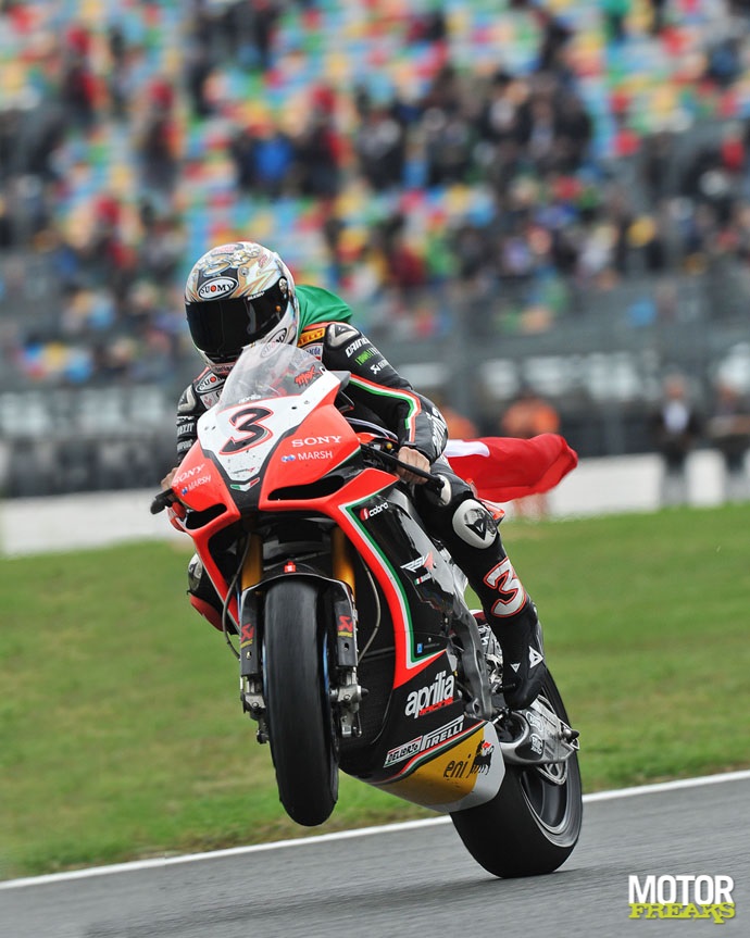 Biaggi Aprilia_SBK_Champions2012