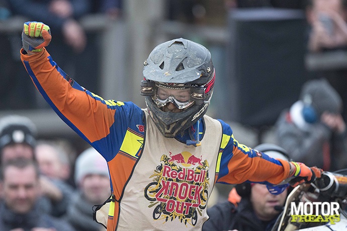 MH RED-BULL-KNOCK-OUT-2015_0509a