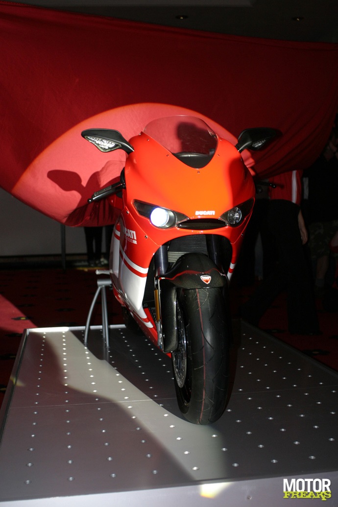 Ducati_Desmosedici_2_1.jpg