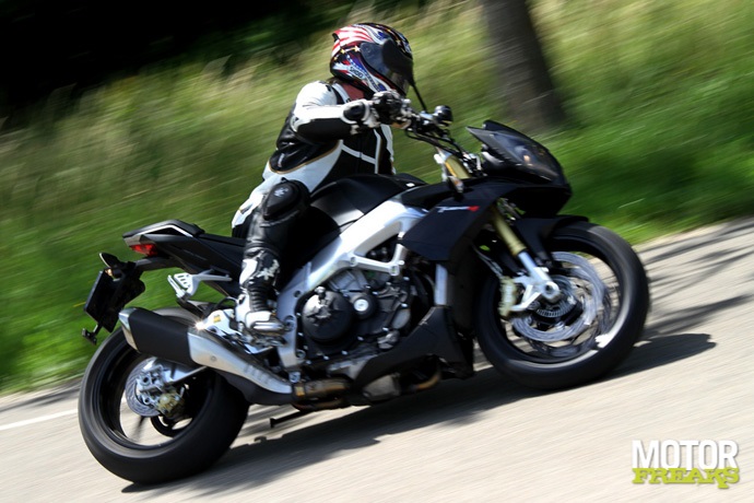 Aprilia Tuono V4 APRC