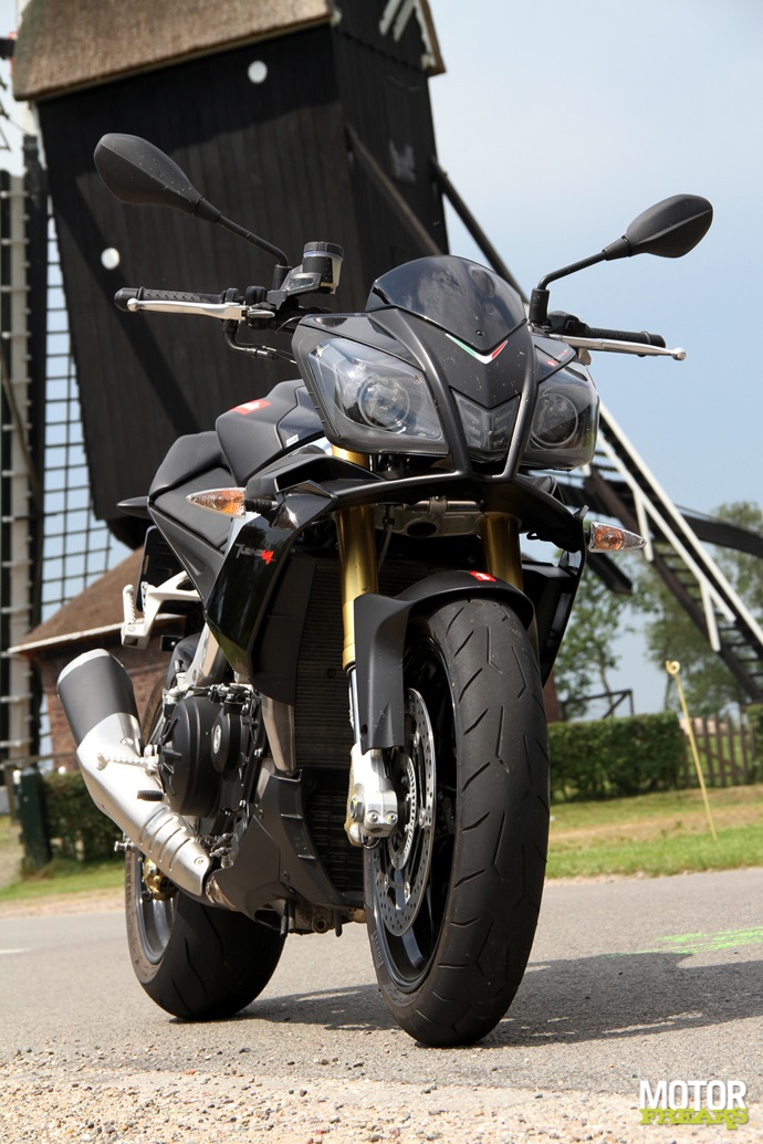 Aprilia Tuono V4 APRC