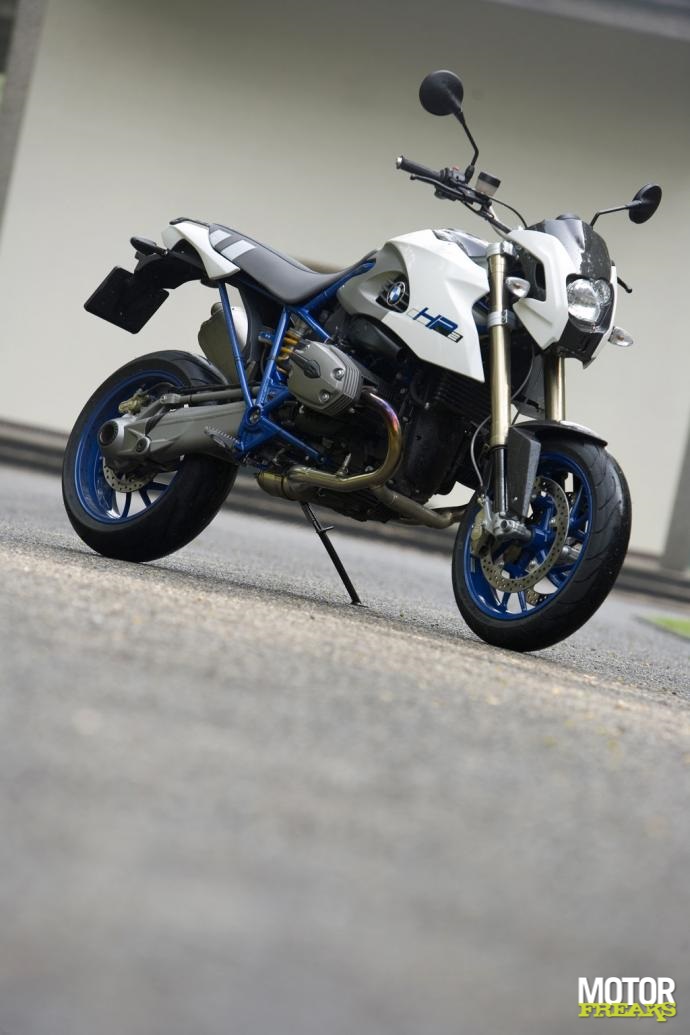 BMW-HP2MM-02-L.jpg