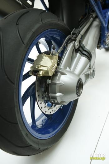 BMW-HP2MM-09-L.jpg