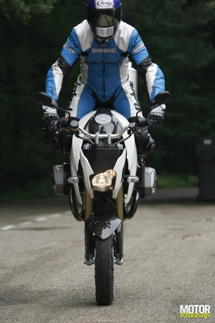 BMW-HP2MM-18-L.jpg