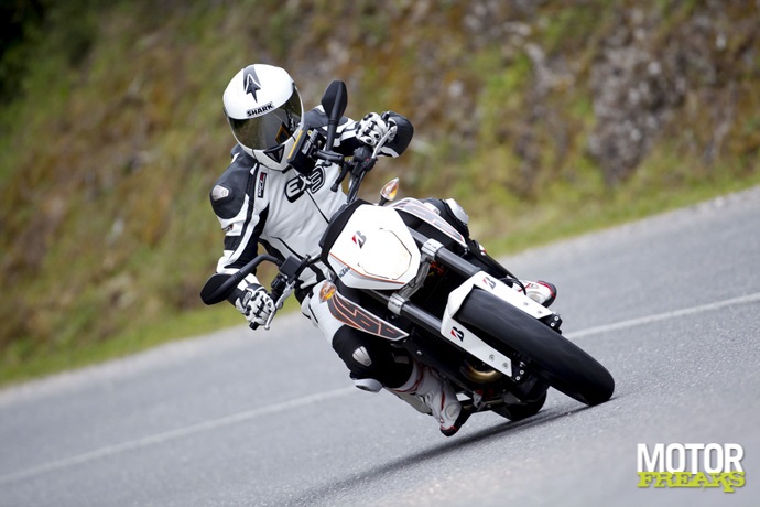 Bridgestone-BattlaxS20_0084