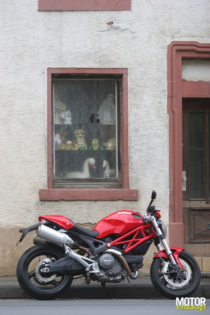 Ducati_Monster_696_IMG_8446.JPG