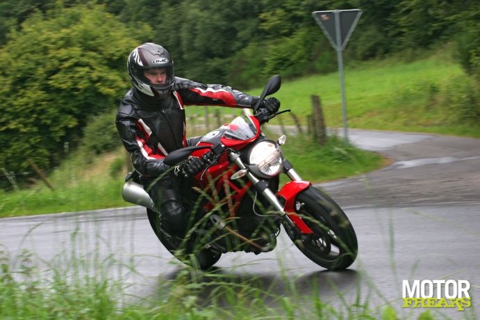 Ducati_Monster_696_IMG_8897.JPG