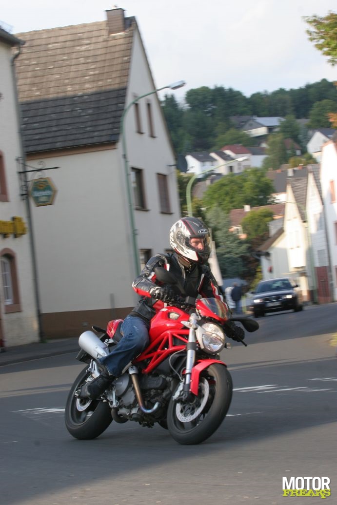 Ducati_Monster_696_IMG_8942.JPG