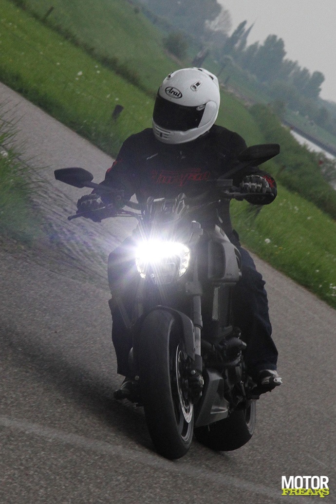 Ducati 2015_Diavel_4914