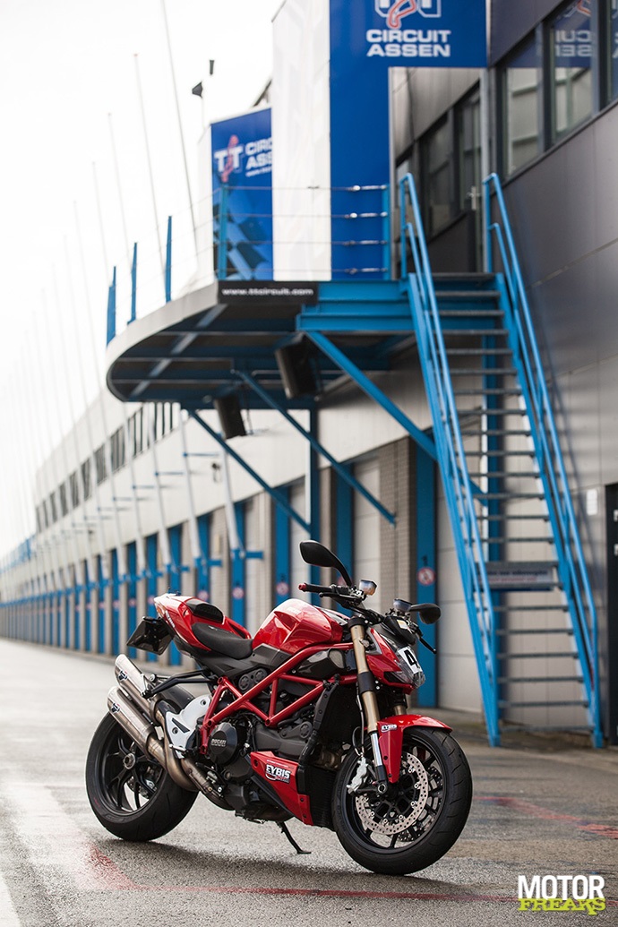 Ducati 2014_Streetfighter_848_0004