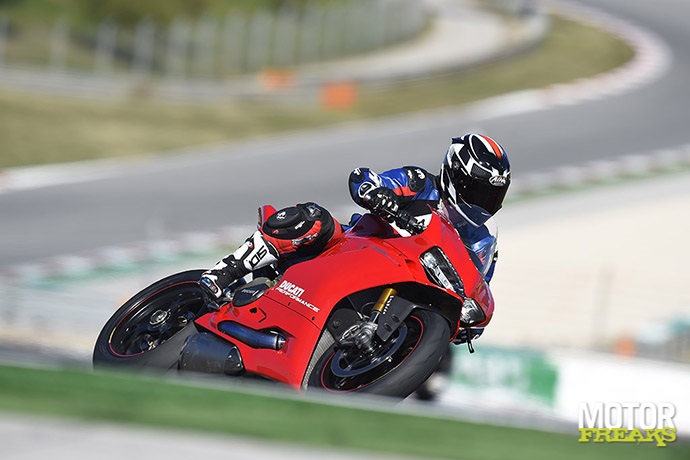 Ducati 2015_1299_Panigale_S_G107244