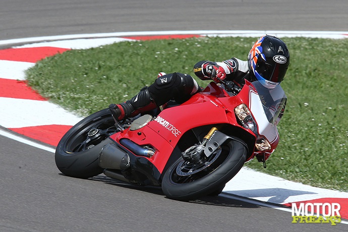 Ducati 2015_Panigale_R_AB3Z3830