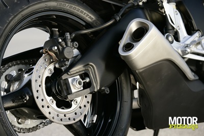 Honda_CBR1000RR_08_statisch_059.jpg