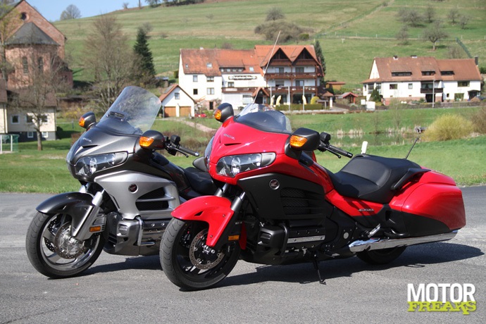 Honda Gold_Wing GL1800 vs. F6B