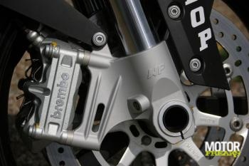 ktm_superduke_990_3_4_l.jpg