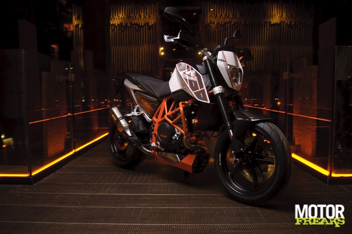 thumb_KTM_690_Duke_144