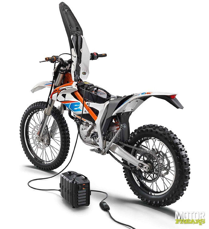 KTM Freeride_E-XC_li_hi_Ladevorgang