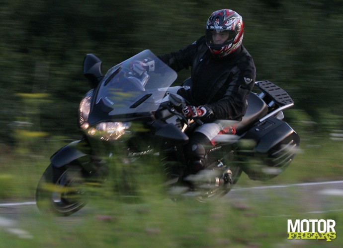 Kawasaki_GTR1400_141.jpg