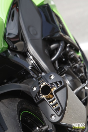 ZX-10R_static_ADR1209.jpg