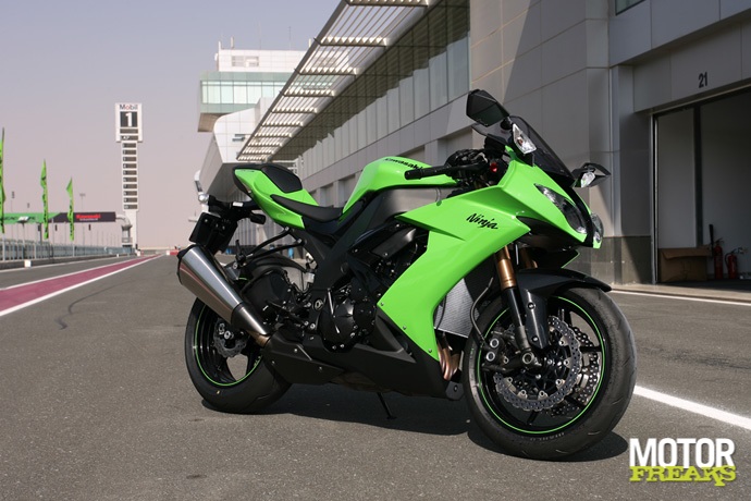 ZX-10R_static_DR1_7931.jpg