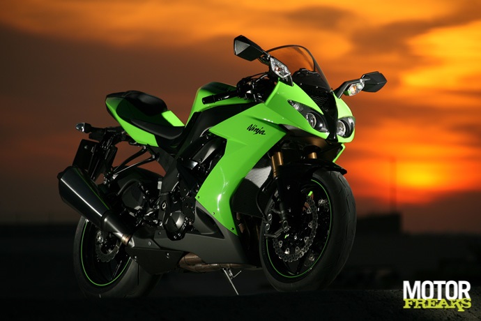 ZX-10R_static_DR2_4385.jpg