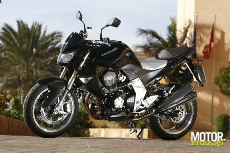 kawasaki_z1000_2_2.jpg