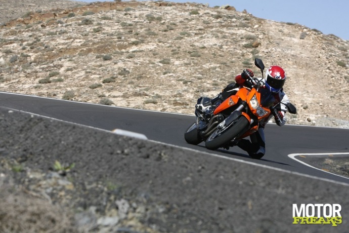 kawasaki_z1000_2_4.jpg