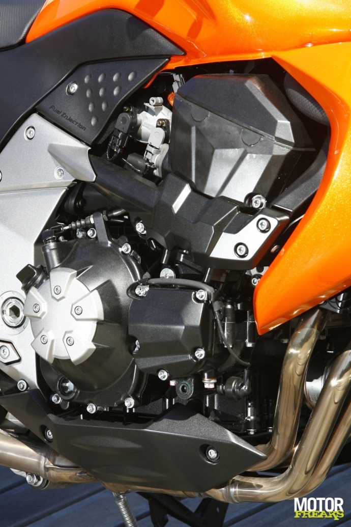 kawasaki_z1000_3_2.jpg