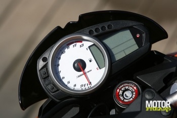 kawasaki_z1000_3_3.jpg