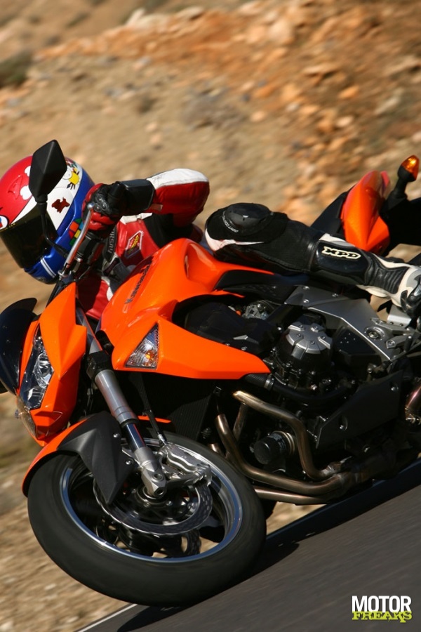 kawasaki_z1000_4_2.jpg